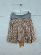Load image into Gallery viewer, Puff skirt with bow
