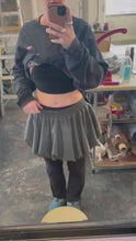 Load and play video in Gallery viewer, Wool Bow skirt S
